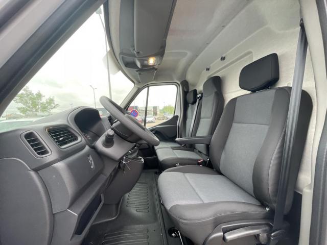 Nissan Interstar image 8