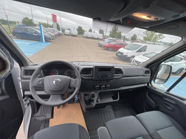 Nissan Interstar image 8