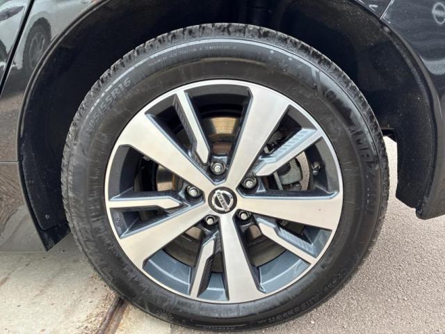 Nissan Leaf image 2