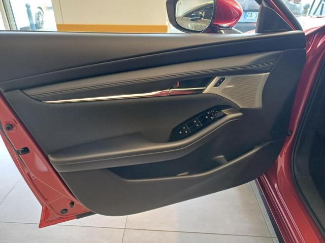 Mazda 3 image 5