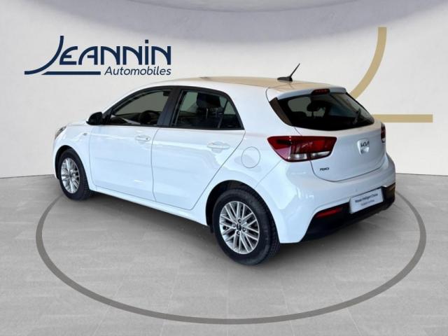 Kia Rio image 9