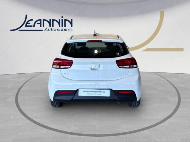 Kia Rio image 4