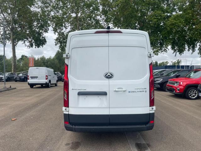 Maxus Deliver 9 image 1