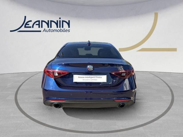 Alfa Romeo Giulia image 4