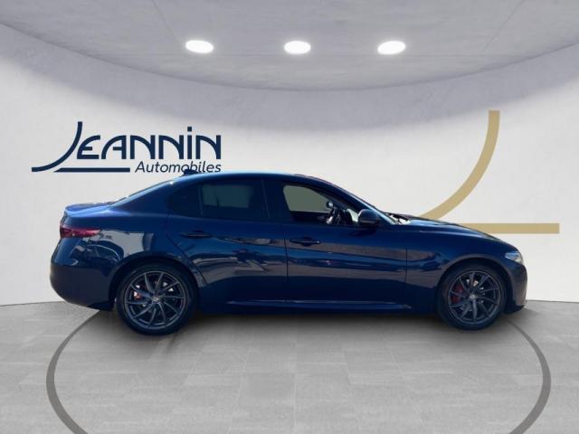 Alfa Romeo Giulia image 5