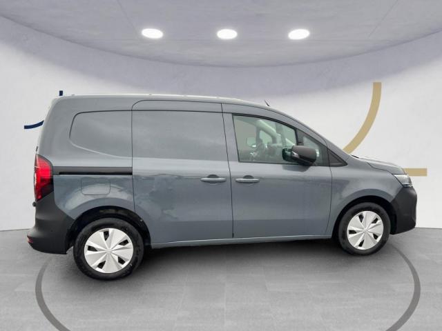 Nissan Townstar image 8