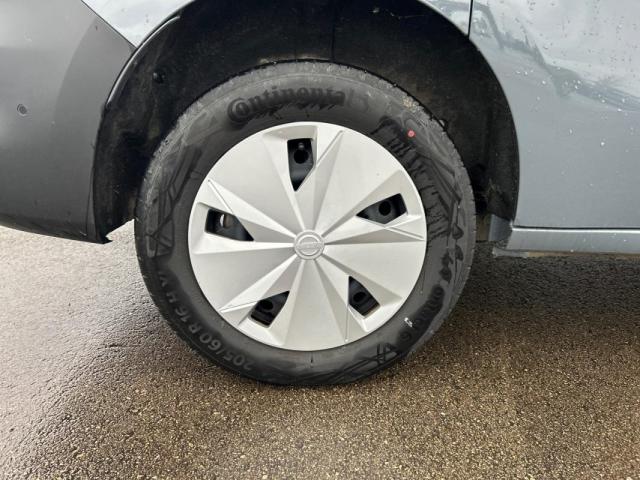 Nissan Townstar image 7