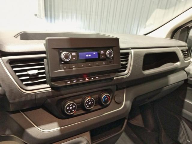 Nissan Primastar image 5