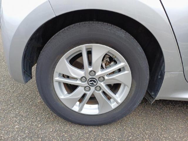 Mazda 2 image 9