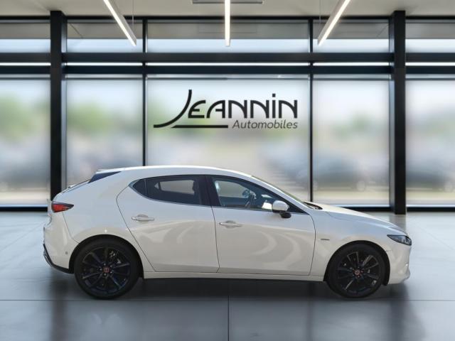 Mazda 3 image 2