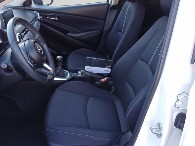 Mazda 2 image 9