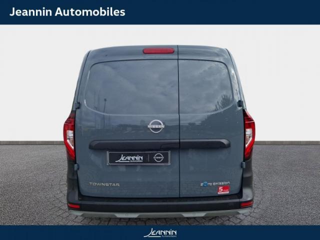 Nissan Townstar image 5