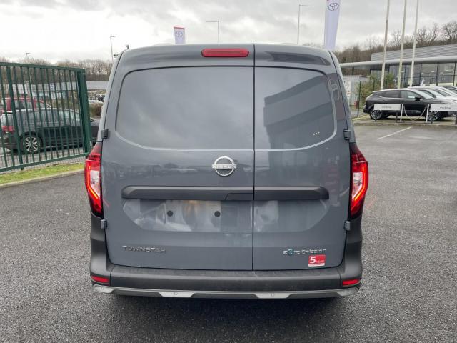 Nissan Townstar image 5
