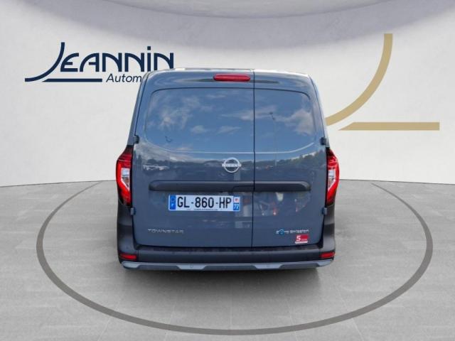 Nissan Townstar image 5
