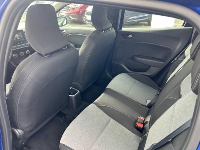 Renault Clio image 2