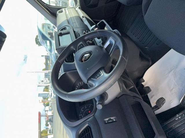 Renault Master image 1