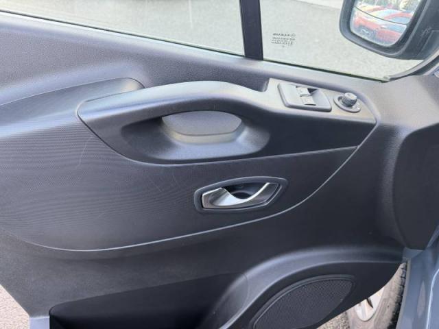 Renault Trafic image 3