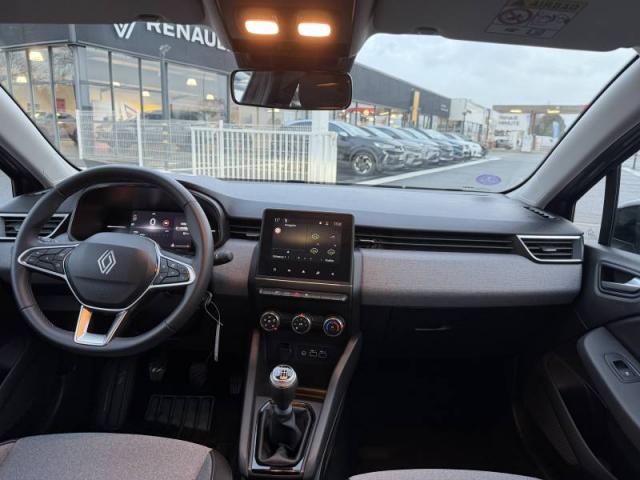 Renault Clio image 2