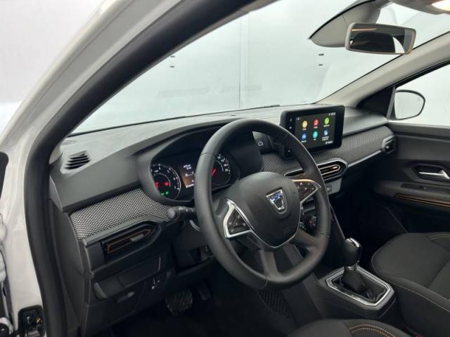 Dacia Sandero image 1