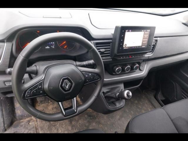 Renault Trafic image 2