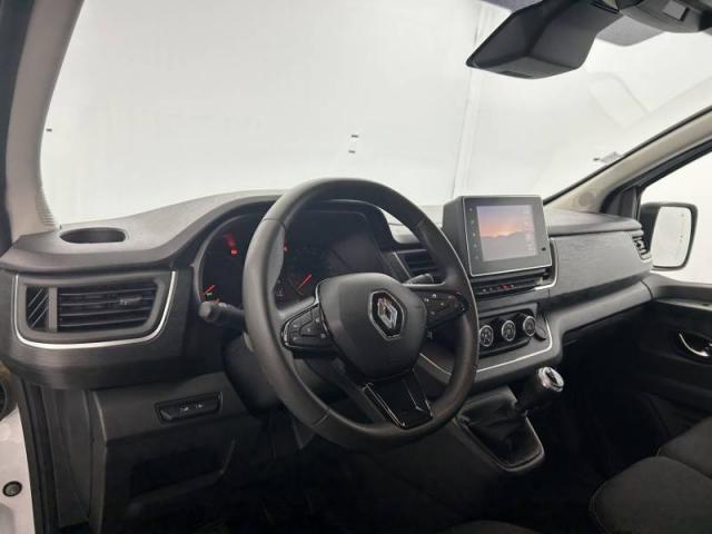 Renault Trafic image 1