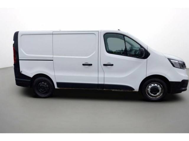 Renault Trafic image 2