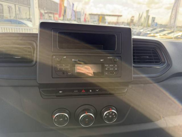 Renault Master image 8