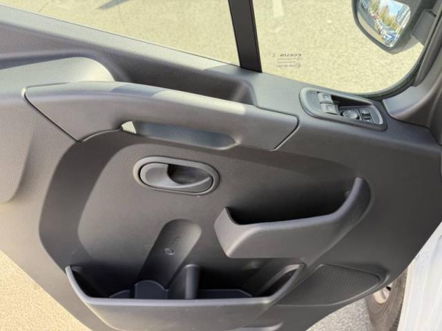 Renault Master image 1