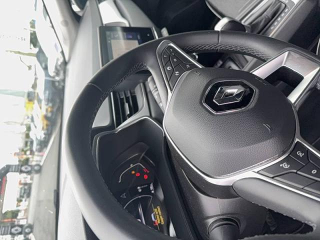 Renault Captur image 9