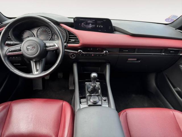 Mazda 3 image 9