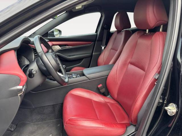 Mazda 3 image 1