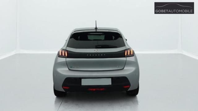 Peugeot 208 image 8