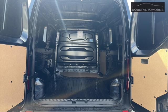 Renault Master image 1