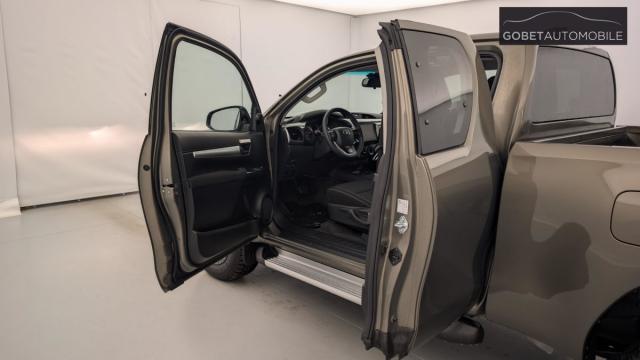 Toyota Hilux image 4