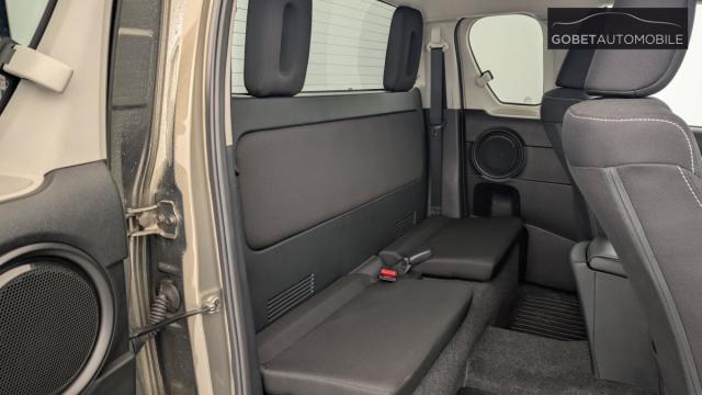 Toyota Hilux image 9