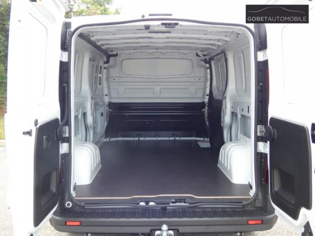 Renault Trafic image 1