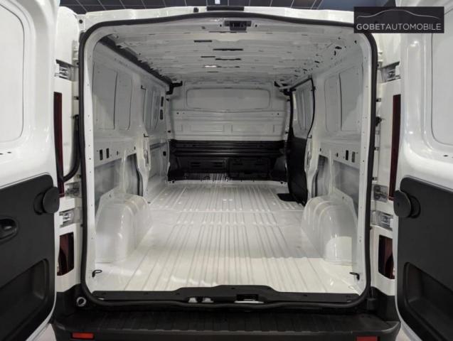 Renault Trafic image 8