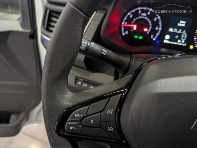 Renault Trafic image 2