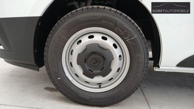 Renault Trafic image 2