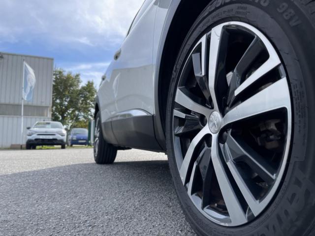 Peugeot 3008 image 2