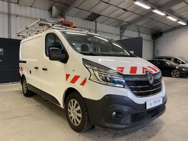 Renault Trafic image 2