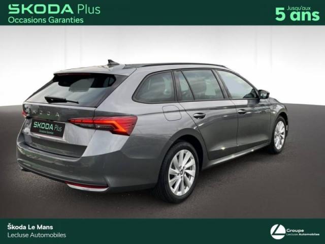 Skoda Octavia image 5