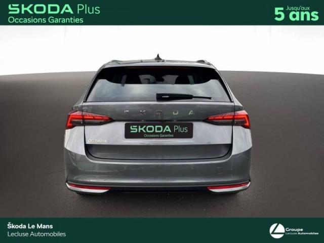 Skoda Octavia image 8