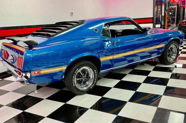 Ford Mustang image 1