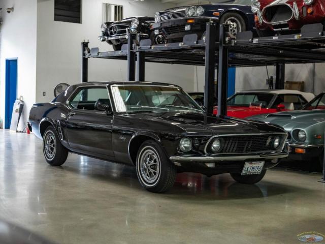 Ford Mustang image 2