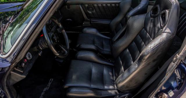Porsche 911 image 2