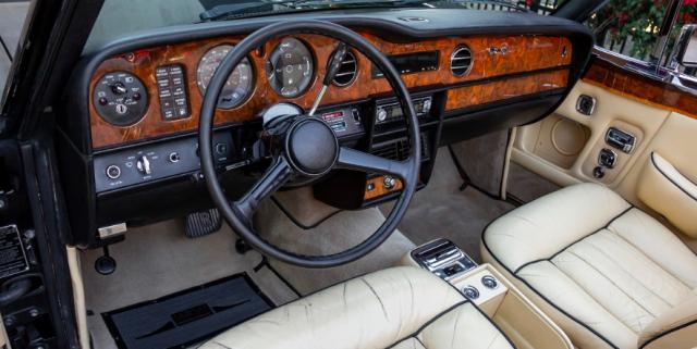 Rolls Royce Corniche image 7