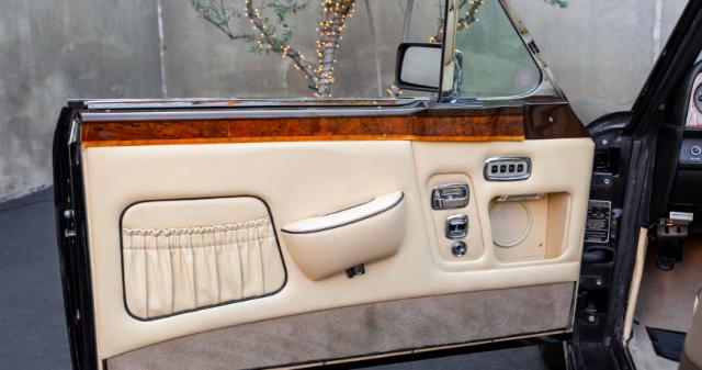 Rolls Royce Corniche image 5