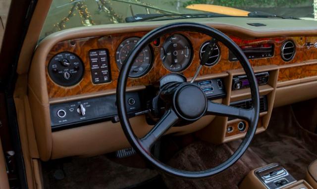 Rolls Royce Corniche image 7