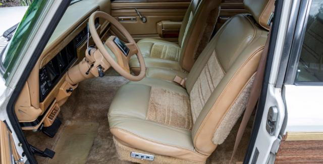 Jeep Wagoneer image 3